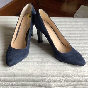 Franco Sarto Shoes. New. Suede.